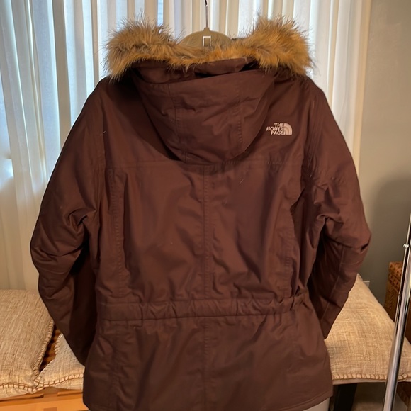 North Face winter coat - Picture 4 of 8